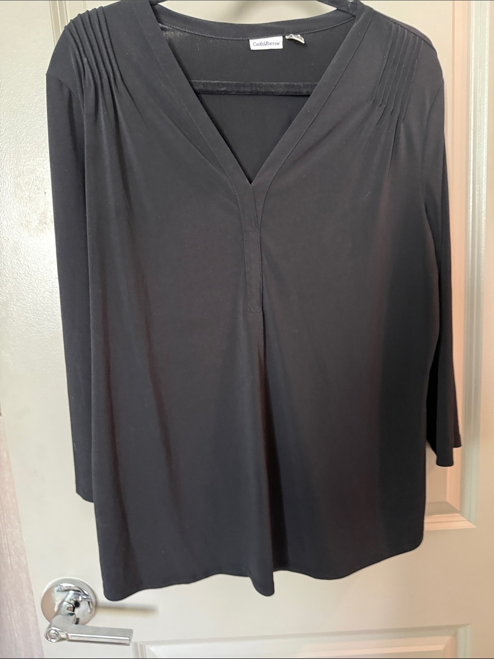 croft & barrow Black V-Neck Pleated Shoulder Tunic L